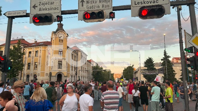 Skup ispred Osnovnog suda